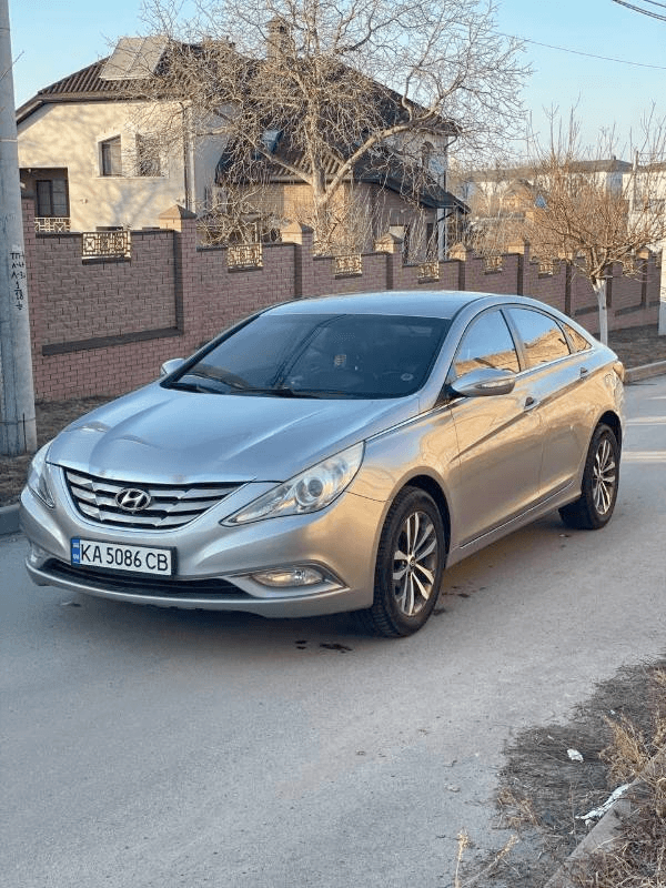silver car