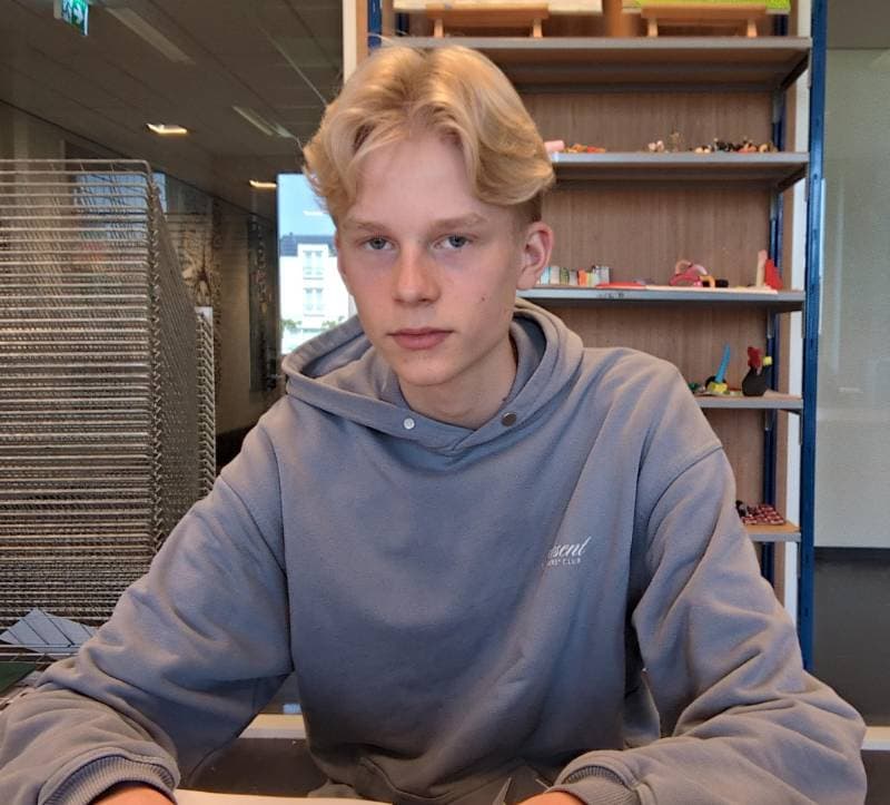 gray hoodie