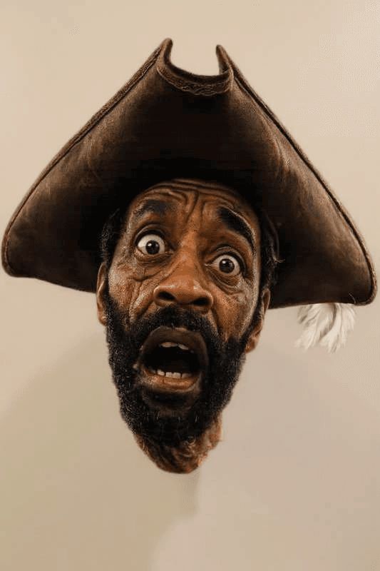 brown hat